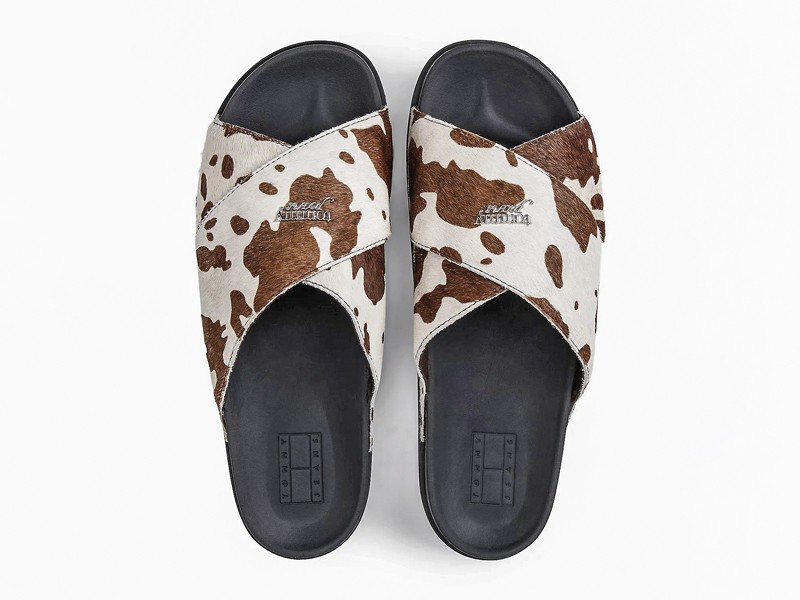 ANIMAL PRINT MUJER TENDENCIA CALZADO MARROQUINERIA BOLSOS CARTERAS PRIMAVERA VERANO 2026 SERMA 158CHANCLAS-ANIMAL-PRINT.jpg El animal print coordina colecciones de calzado femenino