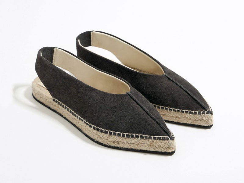 Flat slingback shoes