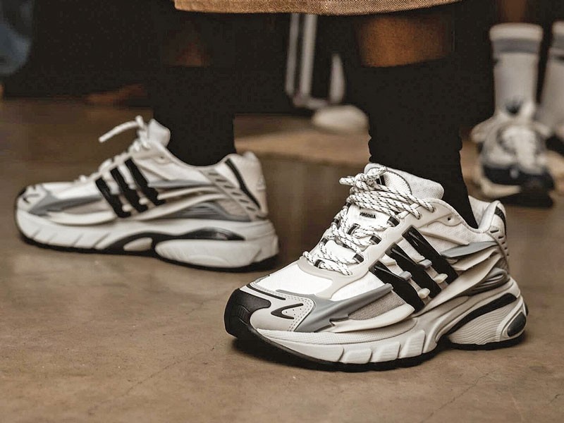 Chunky sneakers