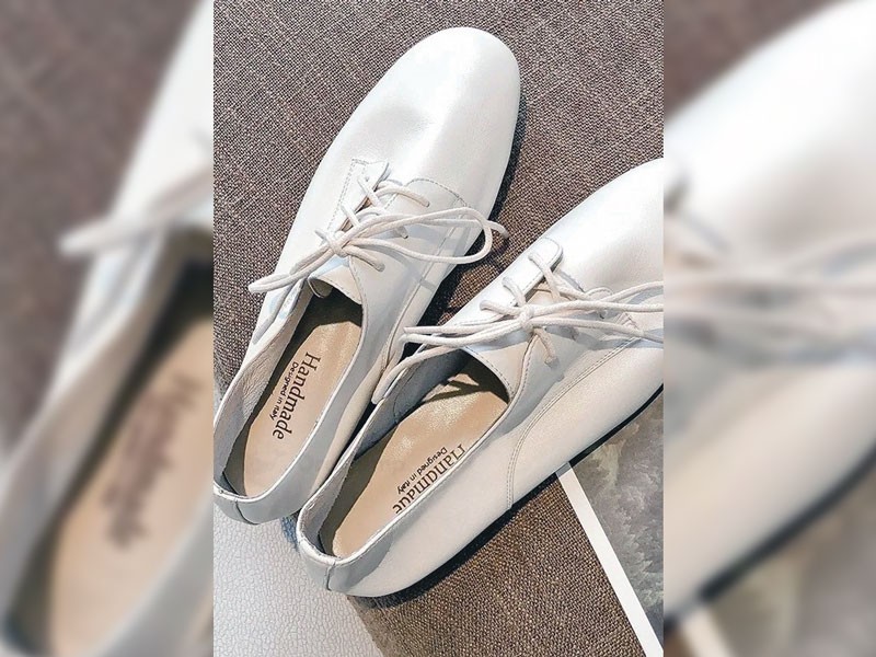 Lace-up shoes