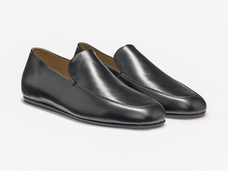SILUETAS SLIM LISO SPORT HOMBRE CALZADO TENDENCIA PRIMAVERA VERNAO 2026 2027 SERMA 157hbeu50564150_001_200.jpg Slim silhouettes refine men’s low shoes with thin soles