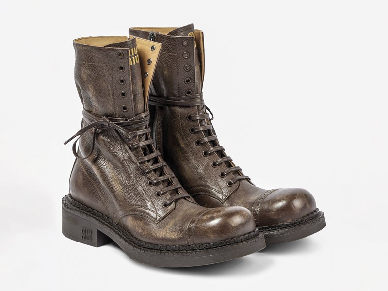 Botas bajas acordonadas