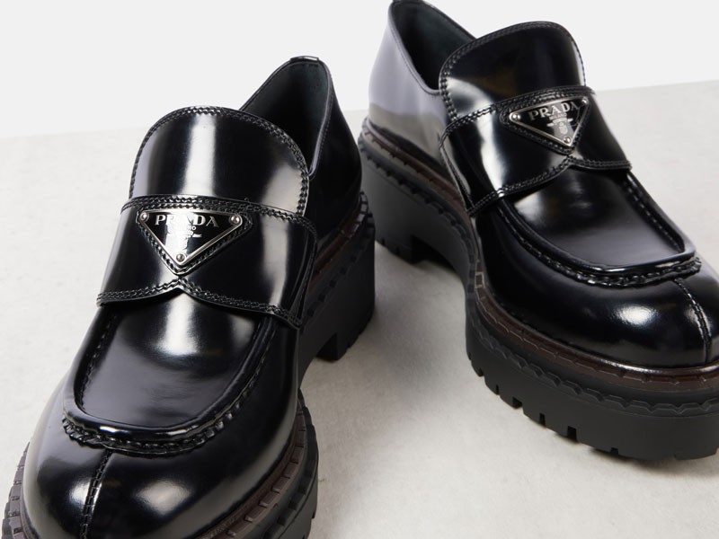Mocasines voluminosos: El desafío de PRADA para invierno