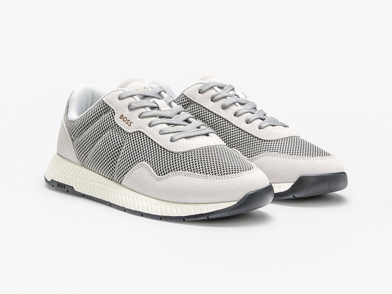 Men’s sneakers strengthen greens, gum soles and low profiles