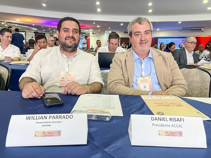 William Parrado, Executive Vice President of ACICAM-Colombia, and Daniel Risafi, President of ACCAL and member of CIC-Argentina. Latin American Footwear: moving towards integration