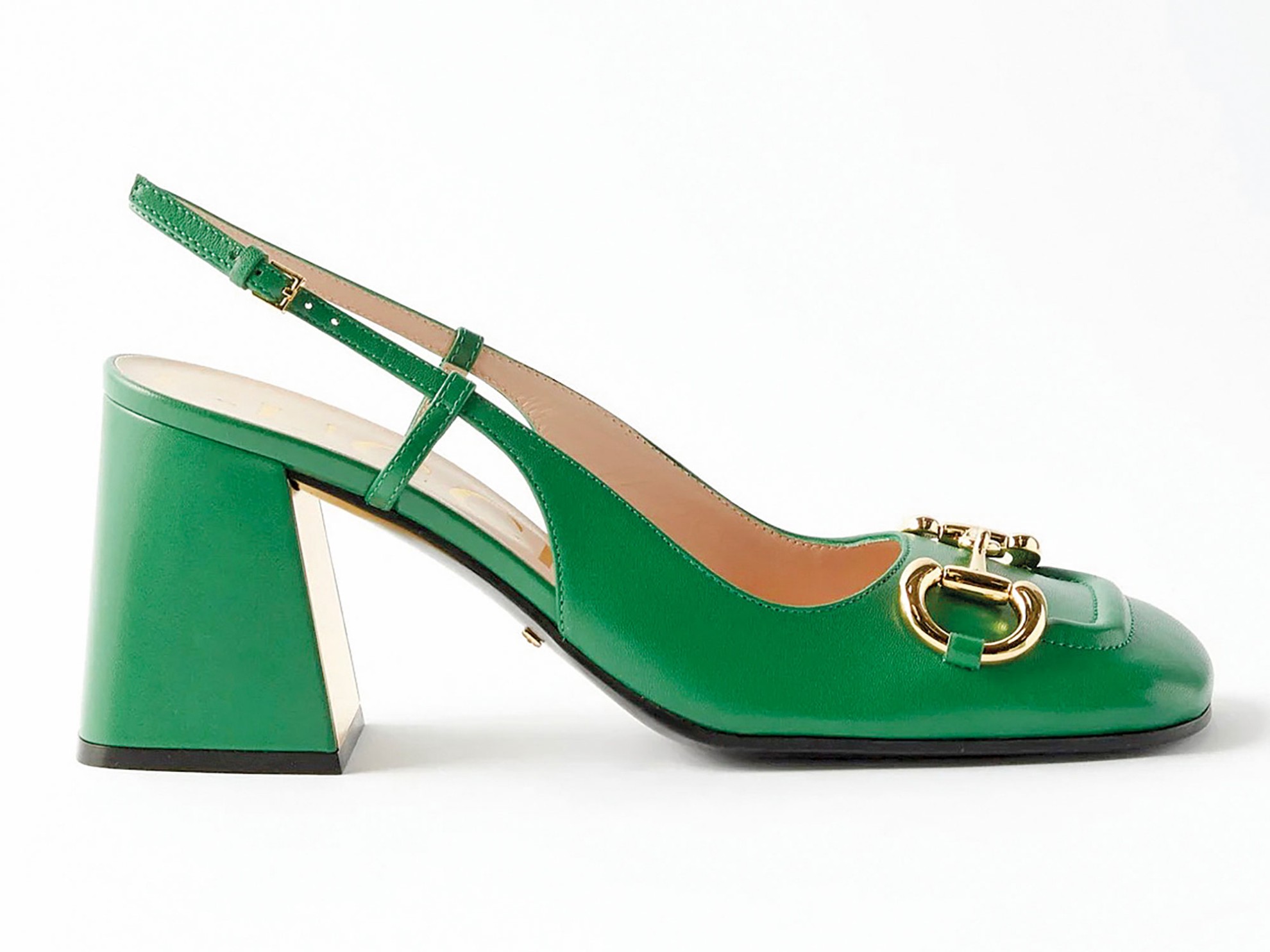 Zapatos con tacones, cerrados y semi-cerrados