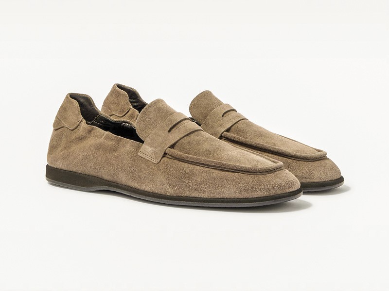 Mocasines sport actualizan suelas, color y capelladas blandas