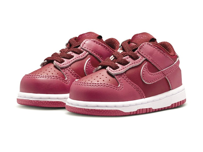 Sneakers infantiles deportivas con velcro y bases livianas