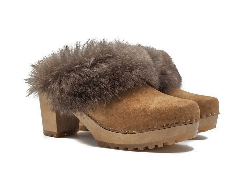 TENDENCIA: Pieles y pelos imponen zuecos y mules para el próximo invierno 