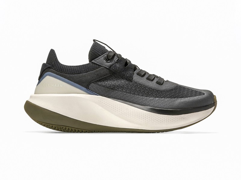 Running sneakers with technical mesh uppers and higher sole profiles