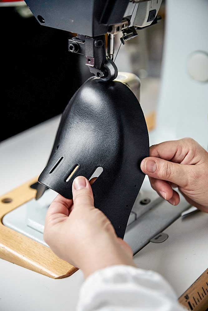 ÚNICOS. Los zuecos de DIOR con suela híbrida: madera y caucho TR
