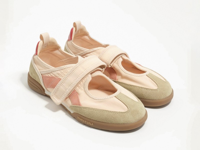 SNEAKERINAS BALERINAS BALLERINAS SNEAKERS ZAPATILLAS SLIM MUJER TENDENCIA CALZADO MARROQUINERIA BOLSOS CARTERAS PRIMAVERA VERANO 2026 SERMA 158261BZ1307_10300_D_4.jpg Los sistemas de ajuste diversifican las sneakerinas femeninas