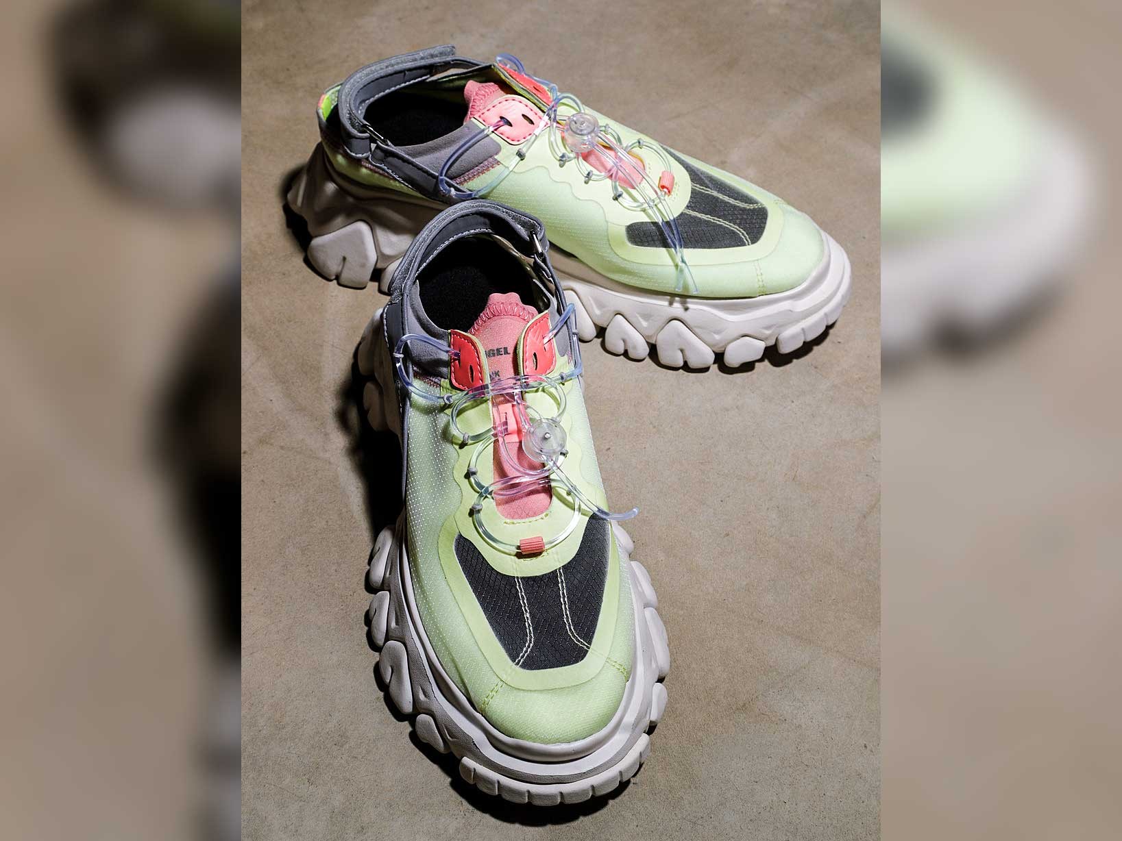 Who is the Chinese designer who renews the "ugly shoes"?