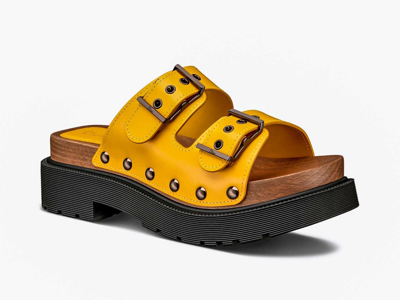 UNIQUE. DIOR clogs with a hybrid sole: wood and TR rubber
