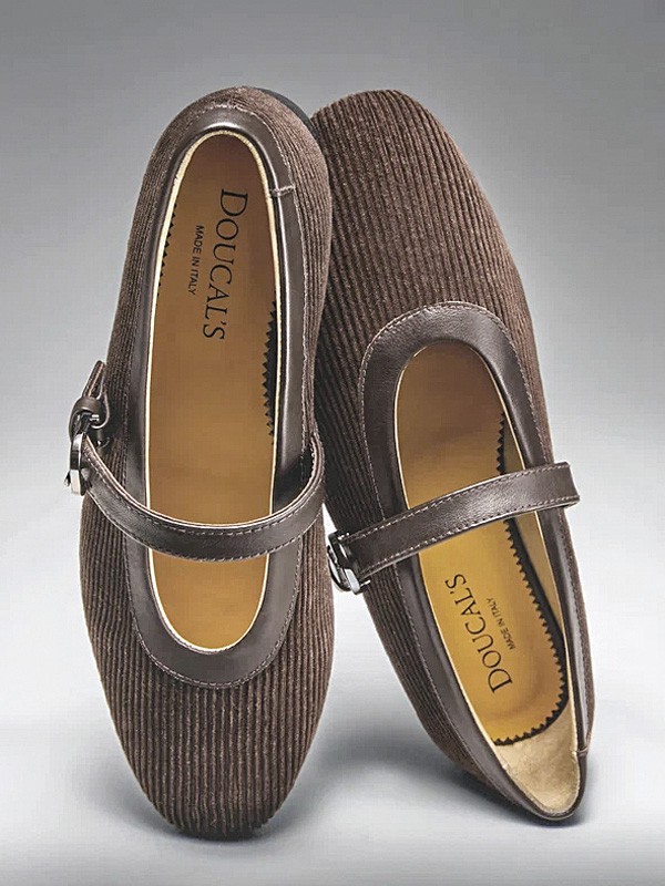 BALLERINAS BALERINAS TENDENCIA CALZADO TEMPORADA OTOÑO INVIERNO 2027 SERMA 159 ballerine_donna_doucals.jpg Ballerina flats combine straps, prints and visible details