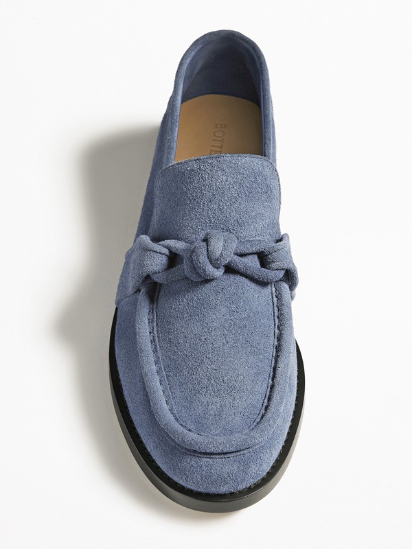 MOCASINES MUJER CALZADO TENDENCIA PRIMAVERA VERNAO 2026 2027 SERMA167796696V3QE14015_D.jpg Mocasines femeninos suavizan siluetas con azul denim