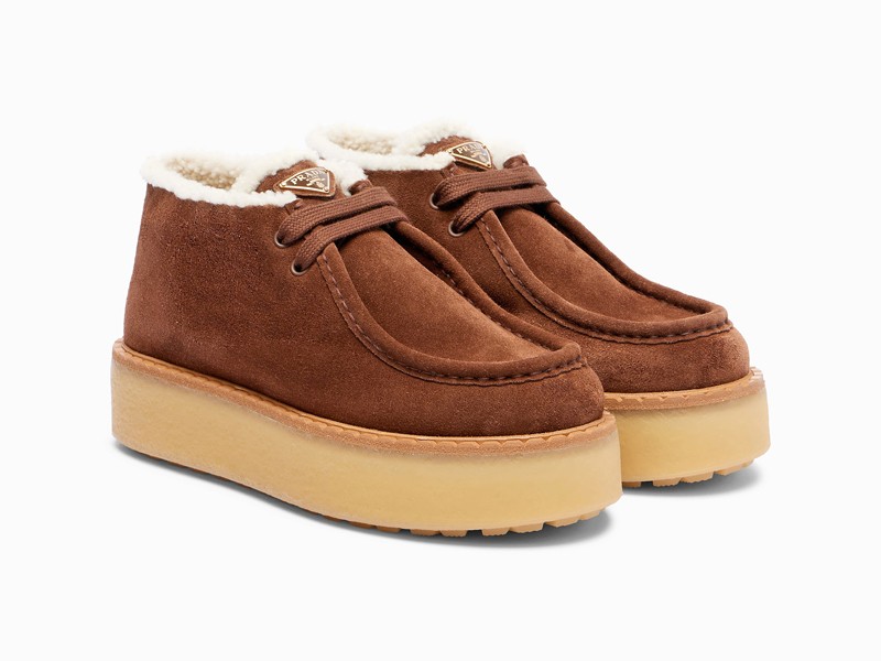 PRADA botinetas Wallaby RENDENCIA OTOÑO INVIERNO 2026 SERMA FOTO-2.jpg PRADA bets on Wallaby booties with inner leather