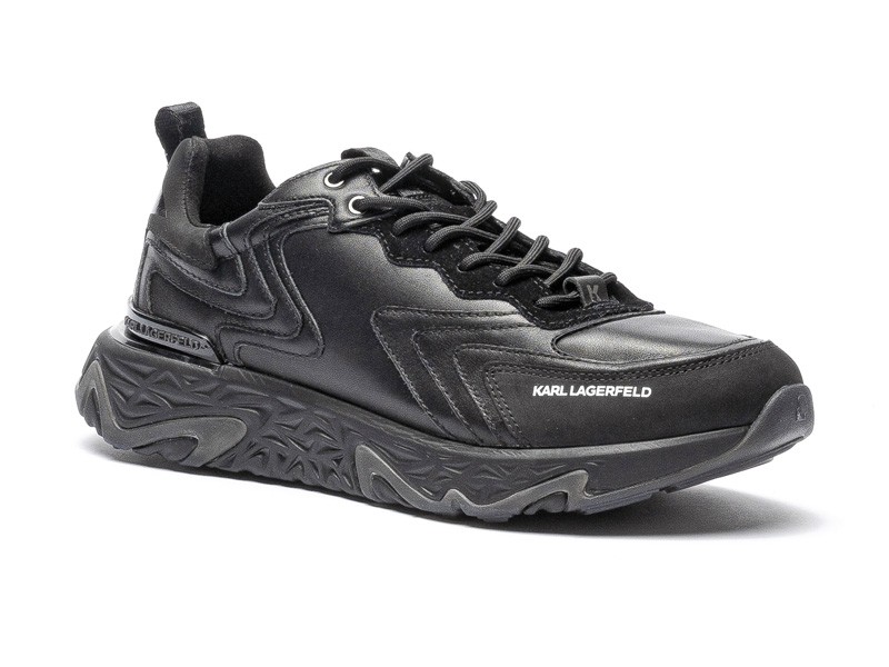 Chunky sneakers