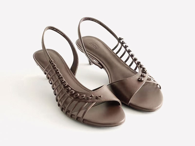 High sandals balance thin straps, color and volume