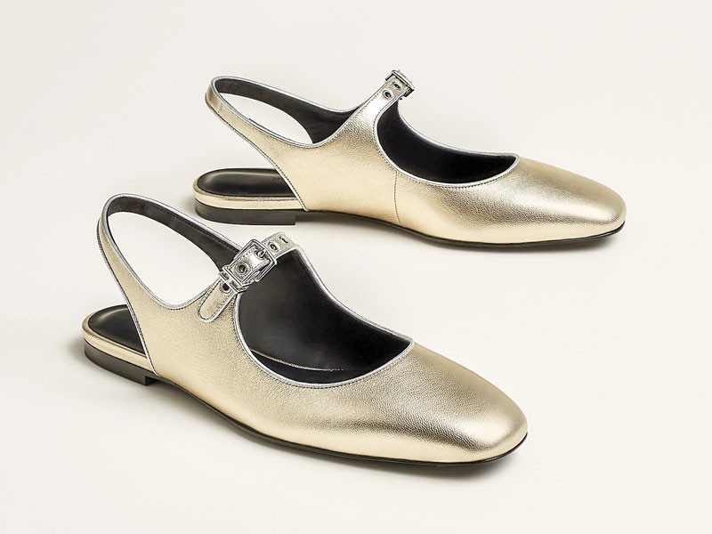 Flat slingback shoes