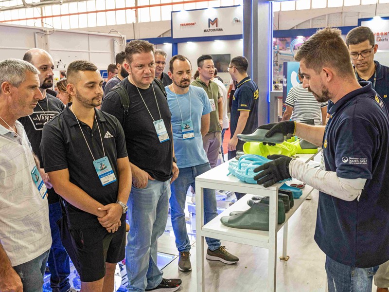 Numerosas novedades en materiales y tecnología, acapararon la atención de miles de asistentes a la feria. FIMEC: la mayor oferta de proveedores en América Latina