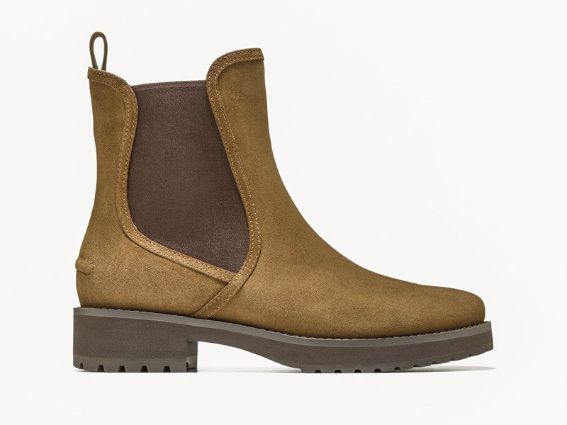 Hardware and panels strengthen chunky-based booties