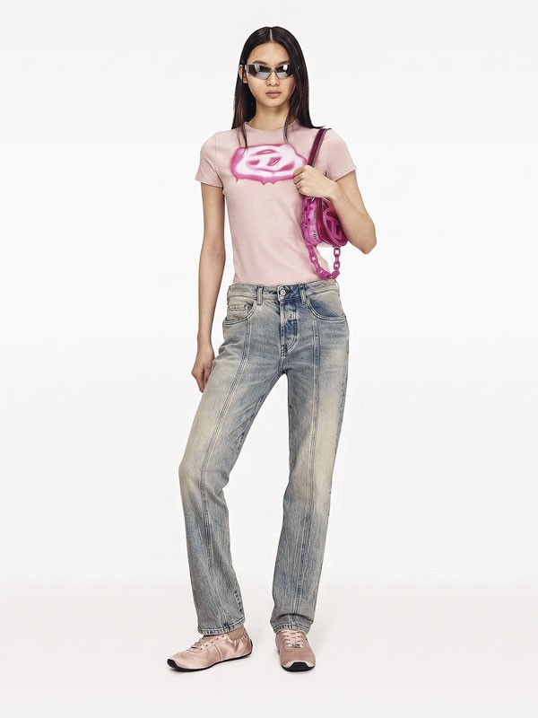 Fashion sneakers activate pink, lilac and technical soles