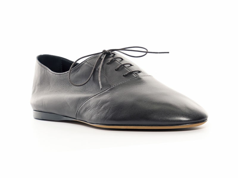 Lace-up shoes