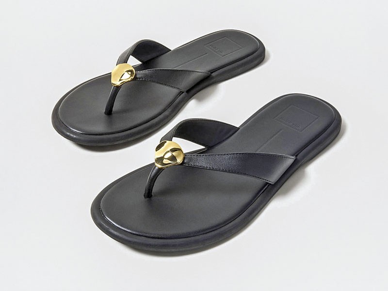 OJOTAS MUJER CALZADO TENDENCIA PRIMAVERA VERNAO 2026 2027 SERMA167012926_MARCHJASI_JAINA_0170_1.jpg Urban flip-flops refine straps, textures and dark tones