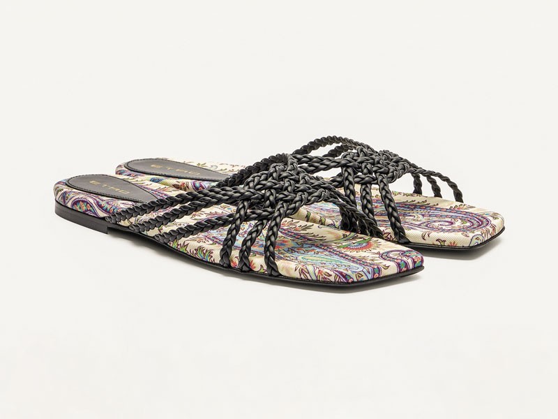 CHANCLAS FAJAS CALZADO MUJER ARTESANAL SANDALIA TENDENCIA PRIMAVERA VERNAO 2026 2027 SERMA167P01136348.jpg Artisanal slides with open weaves and lightweight flat soles