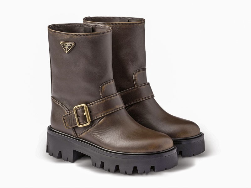 Flat boots: the warmest style