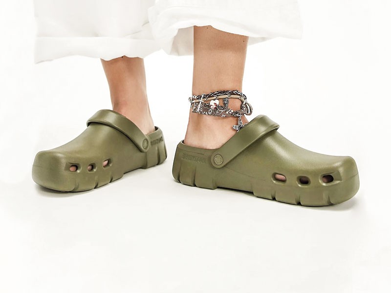 Injected clogs