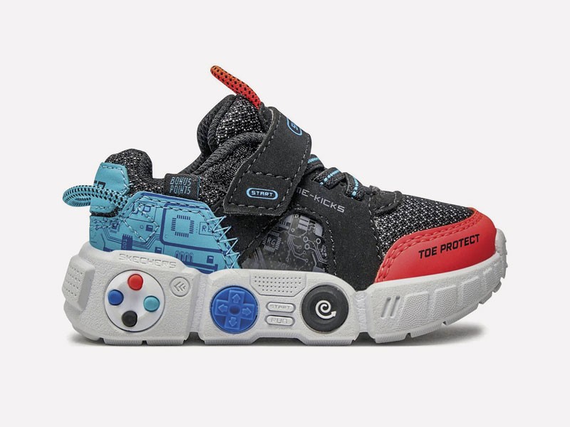 Children’s sneakers combine mesh, color and adjustment