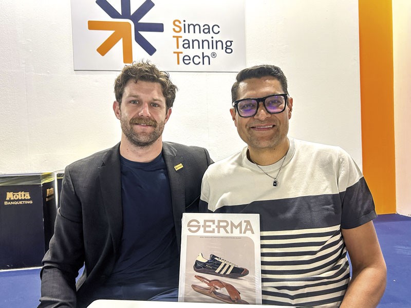 Juan Carlos Gutiérrez de Velasco y Mauricio Ruiz Campos, vicepresidente y presidente de APIMEX de México. APIMEX: proveedores mexicanos. Cambios y desafíos