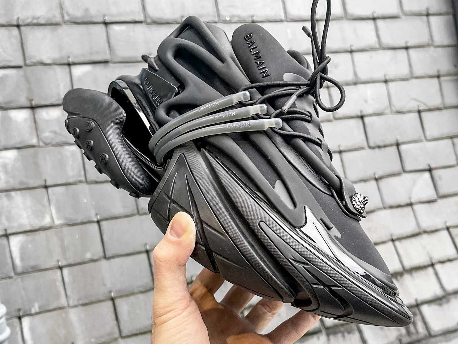 Las futuristas y surrealistas sneakers de BALMAIN creadas por Safa Sahin