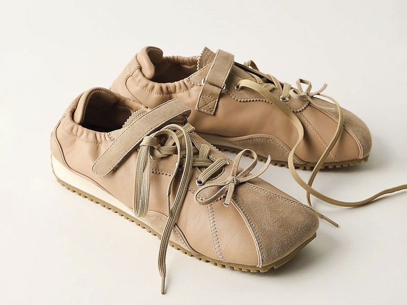 SNEAKERS FASHION ZAPA ZAPATILLA MUJER CALZADO TENDENCIA PRIMAVERA VERNAO 2026 2027 SERMA167descarga-(25).jpg Fashion sneakers combine cutouts, laces and wavy soles