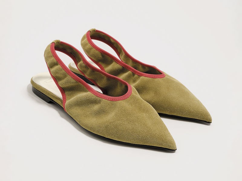 Slingbacks tramados destacan puntas finas y tiras posteriores