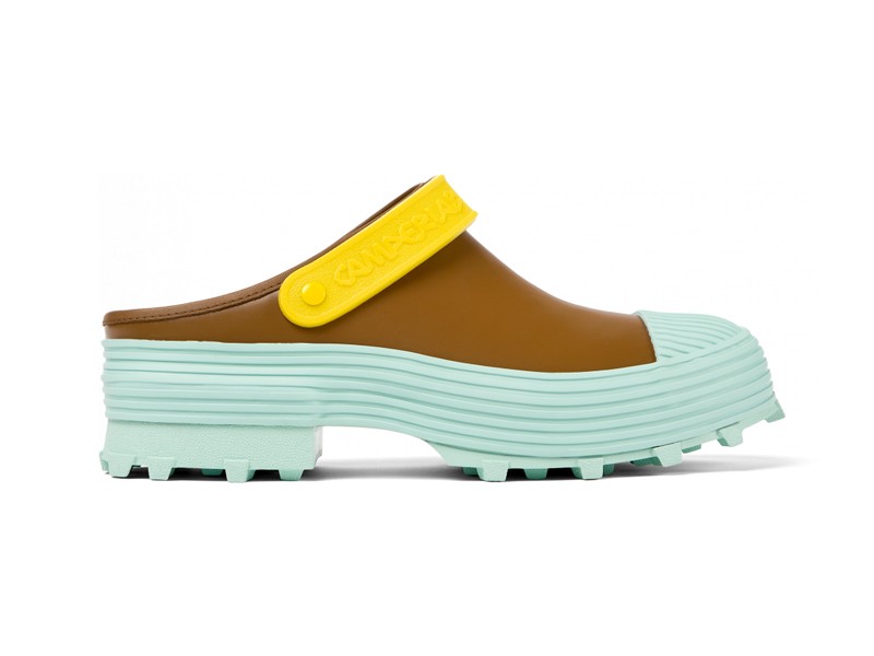 New CAMPER clogs: Robust and playful