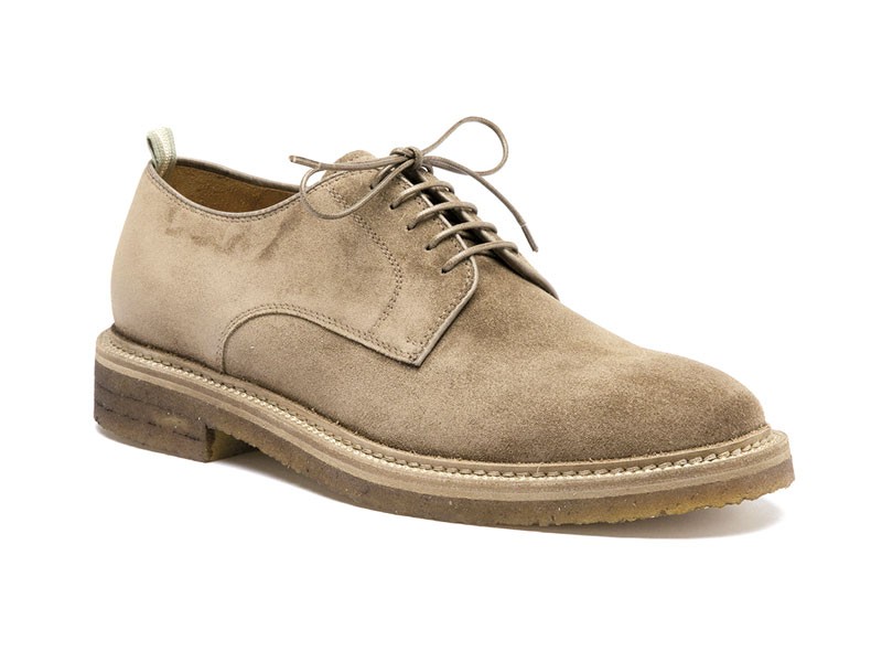 Lace-up casual shoes