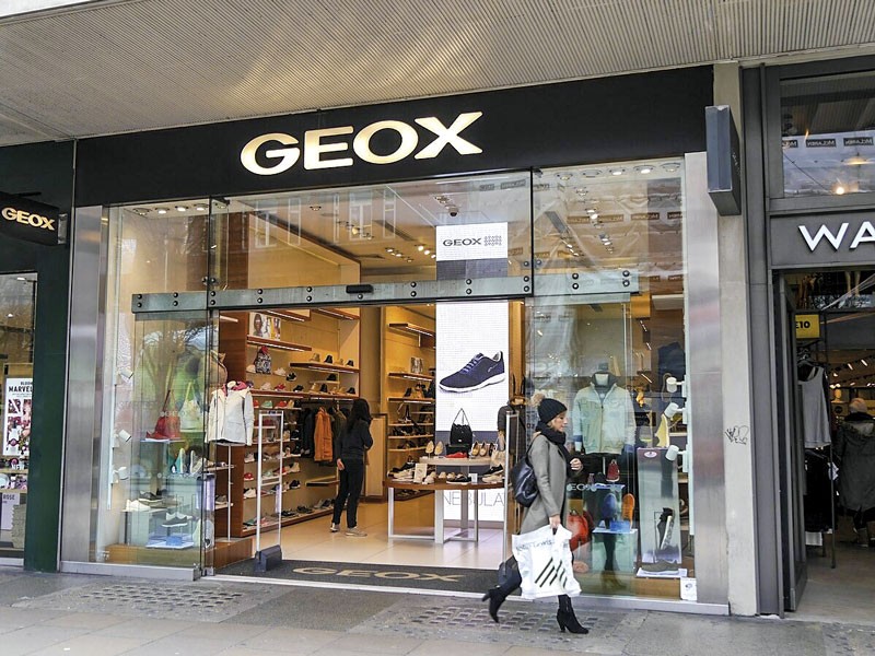 Otra marca internacional con problemas, evalúa nuevos planes de producción y comercialización, para mejorar sus finanzas.