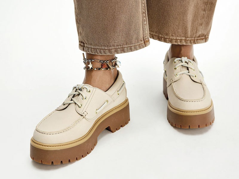Lace-up docksides