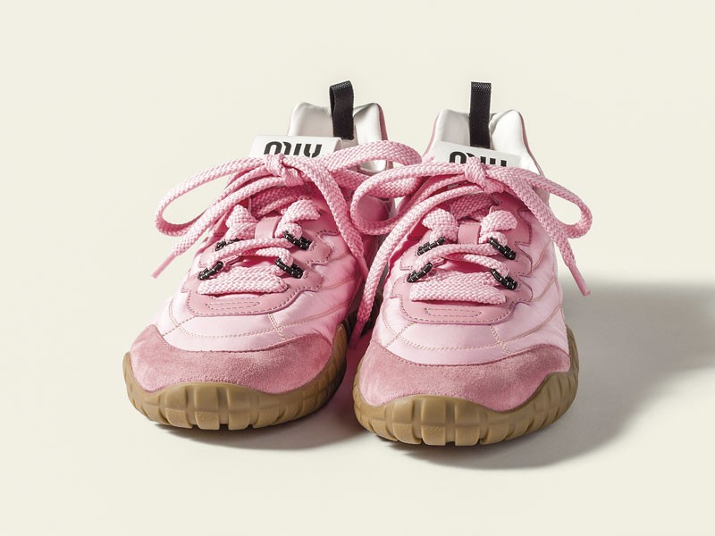 Fashion sneakers activate pink, lilac and technical soles