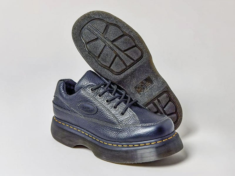 Lace-up casual shoes
