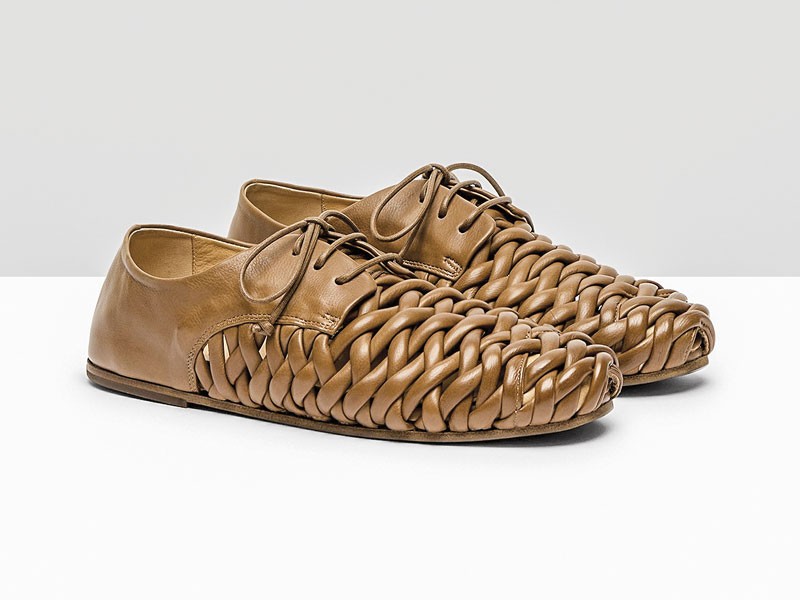 Lace-up shoes