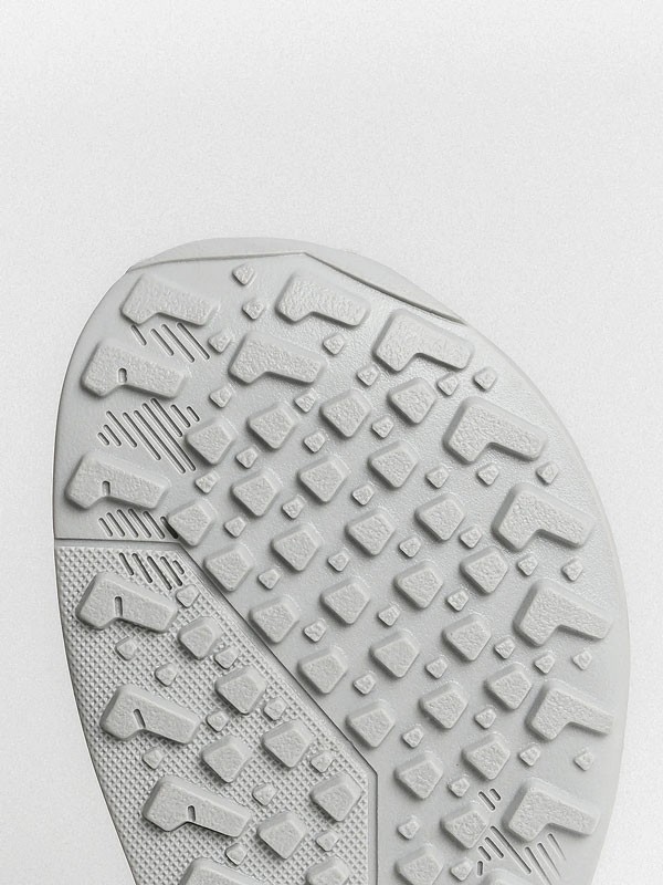 Calzado barefoot amplía el confort masculino con líneas bajas