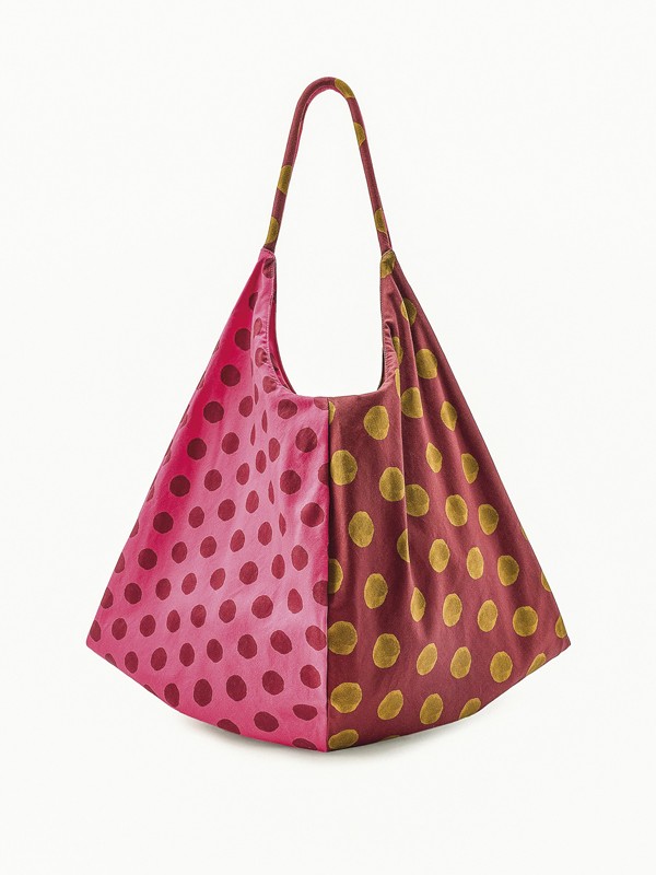 ESTAMPA DE ALUNARES LUNARES POLKA DOTS MUJER TENDENCIA CALZADO MARROQUINERIA BOLSOS CARTERAS PRIMAVERA VERANO 2026 SERMA 15803920584620-e1.jpg Los contrastes bicolores definen calzado y bolsos con lunares