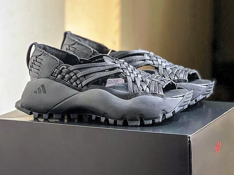 The ADIDAS “Oaxaca Slip On” model criticized for cultural appropriation.