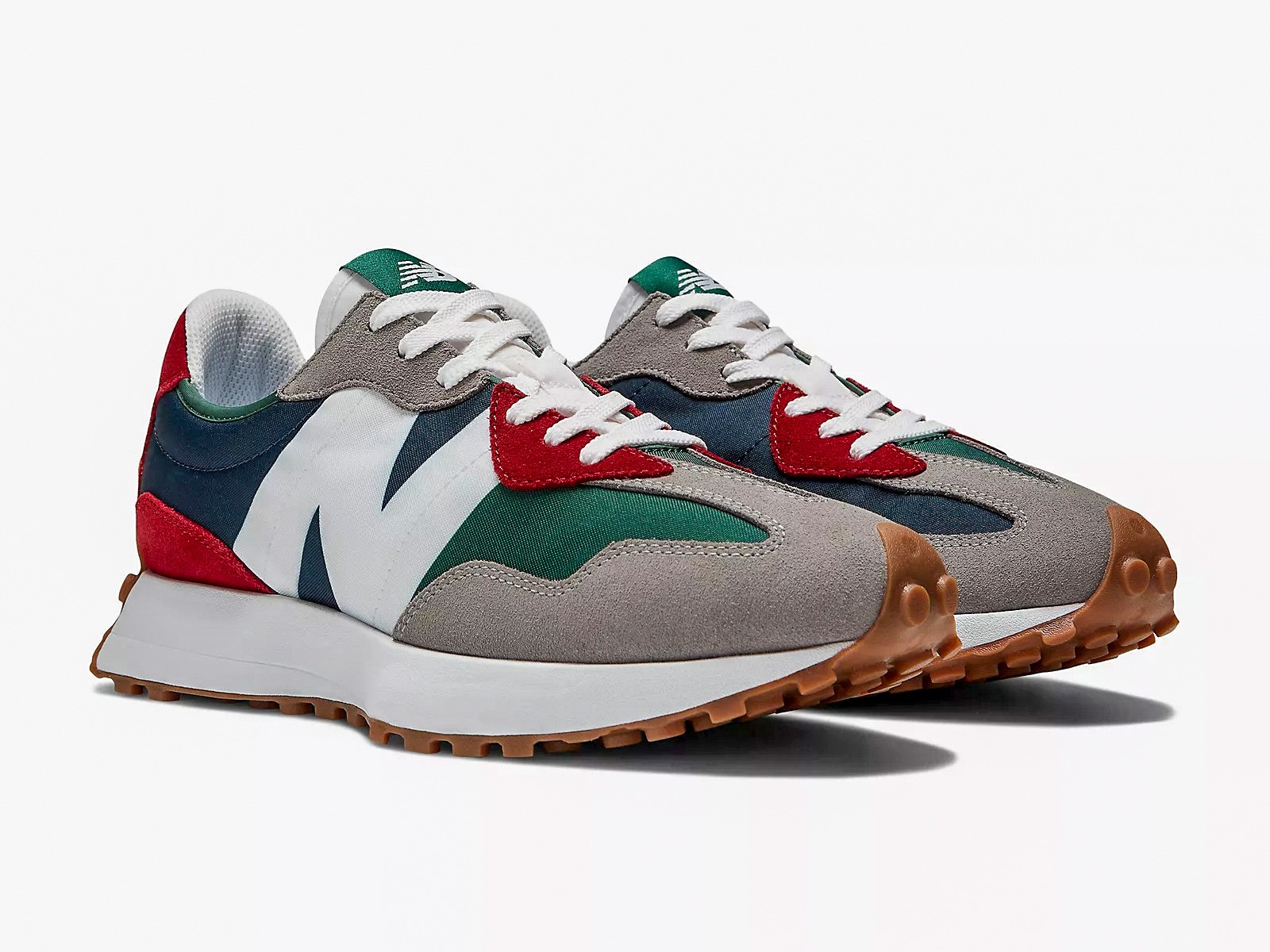 ¿Qué cambió la NEW BALANCE 327 para ser el modelo más vendido?