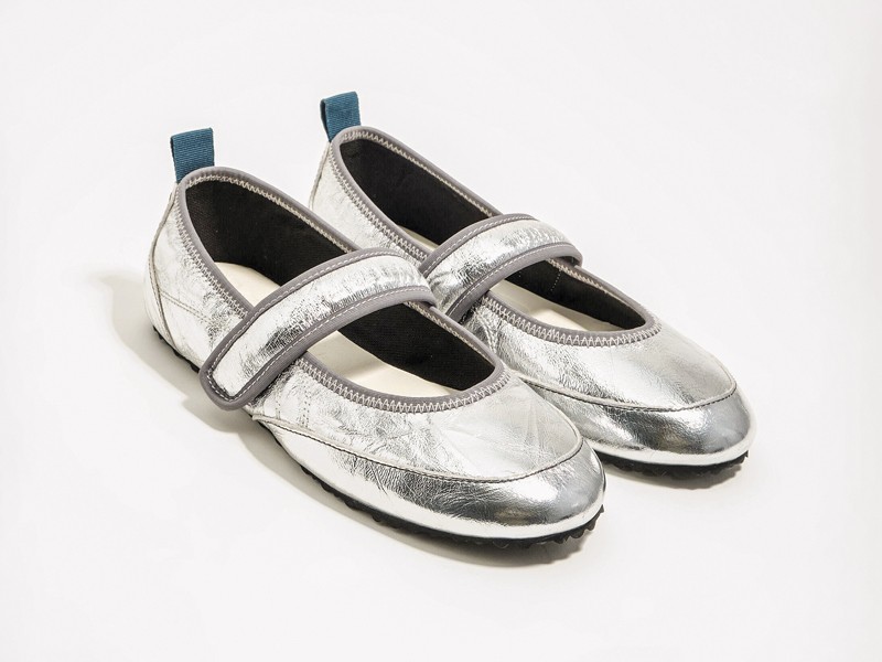 SNEAKERINAS BALERINAS BALLERINAS SNEAKERS ZAPATILLAS SLIM MUJER TENDENCIA CALZADO MARROQUINERIA BOLSOS CARTERAS PRIMAVERA VERANO 2026 SERMA 158261BZ1337_12007_D_4.jpg Fastening systems diversify women's sneakerinas