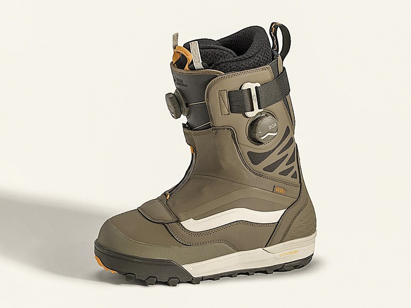 BOTAS BOTINETAS ESQUI NIEVE TENDENCIA CALZADO TEMPORADA OTOÑO INVIERNO 2027 SERMA 159 Verse-Range-Edition-Snowboard-Bo.jpg Ski Footwear Combines Volume with Visible Warmth Details